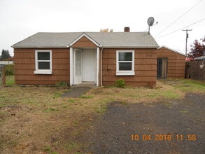 Building Photo - 2755 Birch St