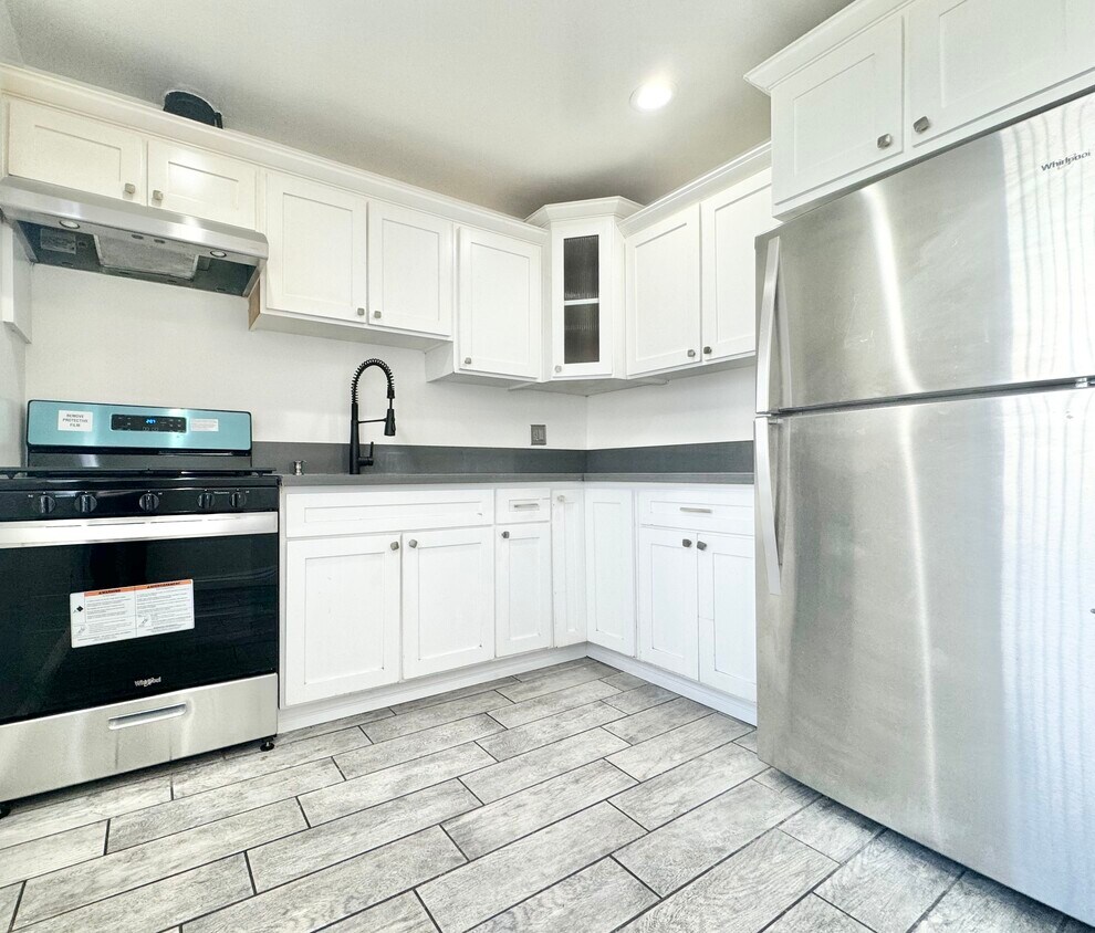 Foto principal - 4839 W 17th St