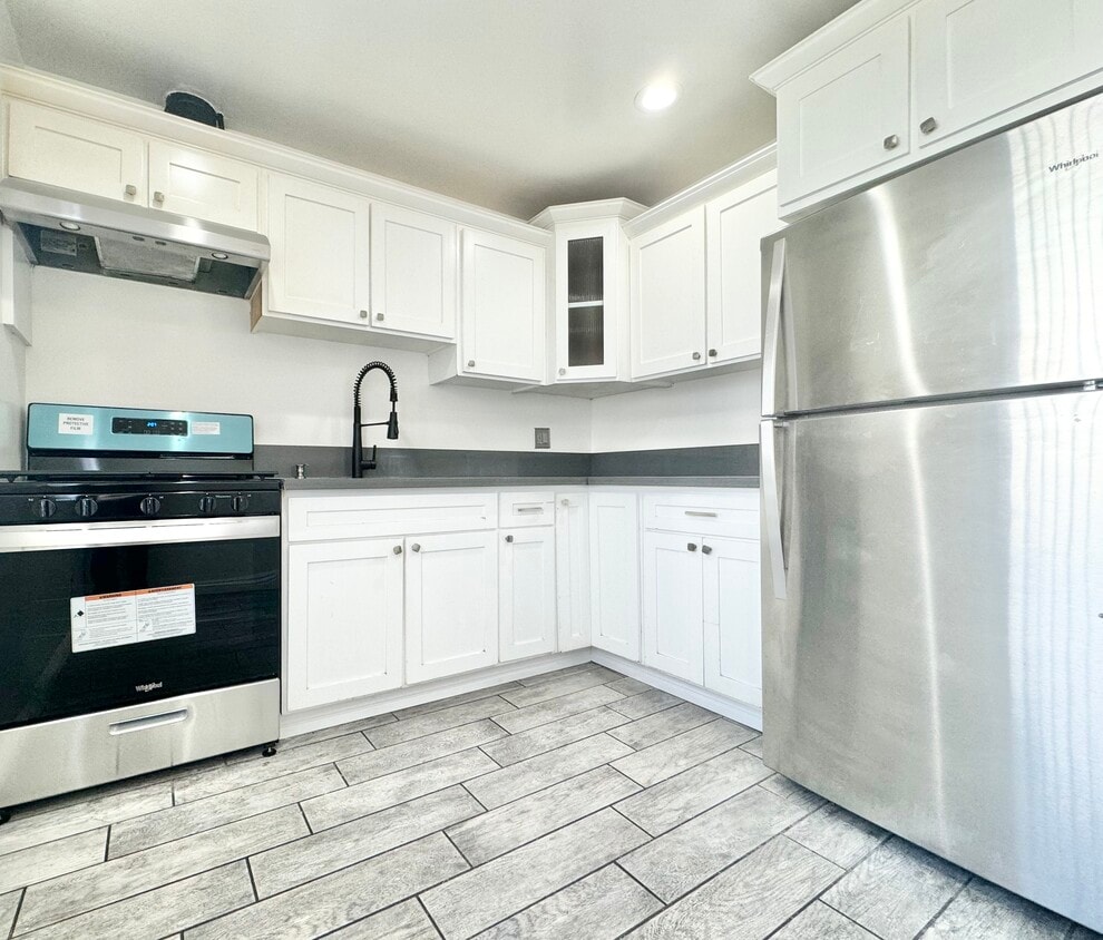 Primary Photo - 4839 W 17th St