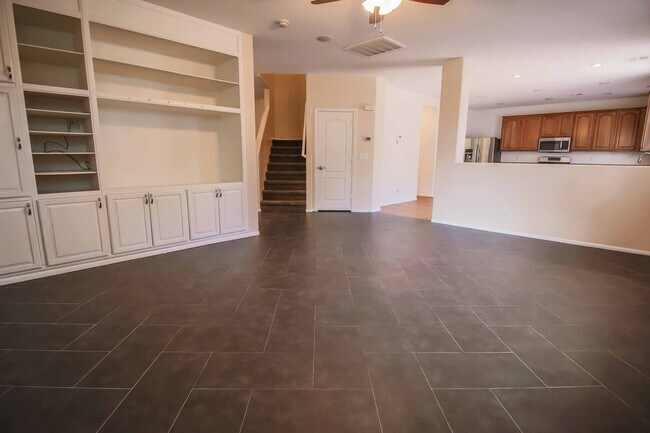 Building Photo - Southern Highlands Beauty with Expansive Loft & Designer Upgrades!