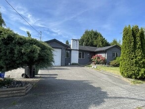 Building Photo - 11720 Seacliff Rd