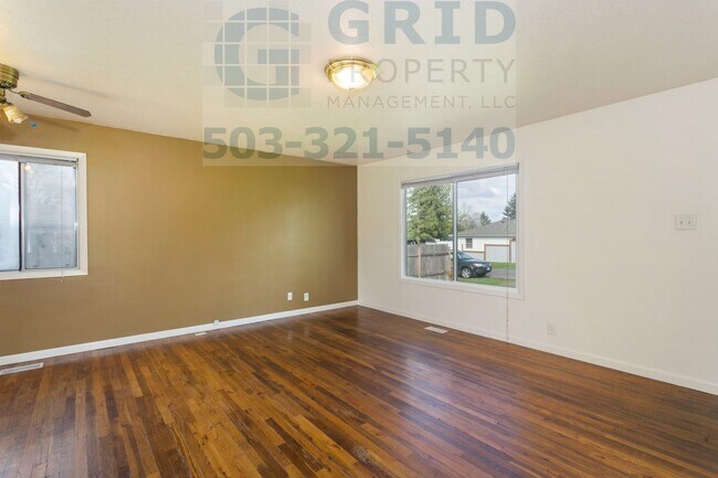 Photo - 2 Bedroom Bungalow in Northeast Portland - Huge Backyard! House