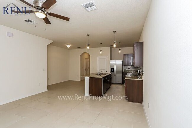 Foto del edificio - Spring Special: 100% off your first month!...