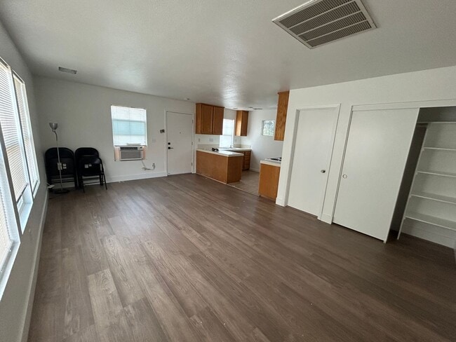 Building Photo - Studio with All Utilities Included!