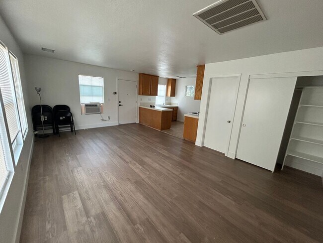 Foto del edificio - Studio with All Utilities Included!