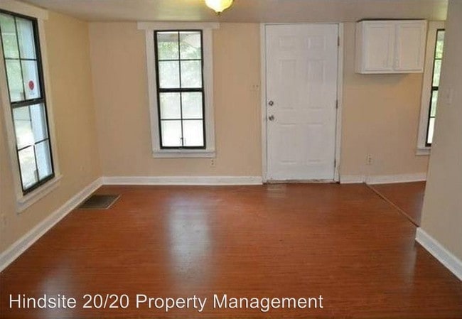 Building Photo - 1707 Maple Ave