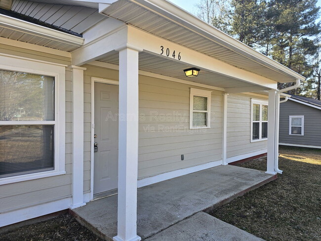 Building Photo - 3046 Embry Way SE