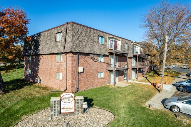 Foto del edificio - Whispering Isle Apartments