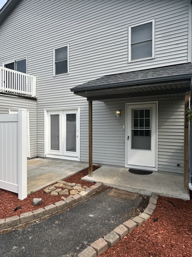 Building Photo - 2330 Carnation Dr