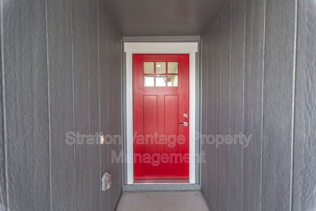 Building Photo - 5824 S 12th Ln