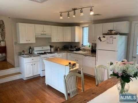 Foto del edificio - 149 Woodside Ave