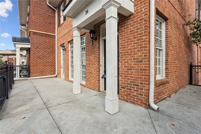 Building Photo - 24 Buford Village Walk