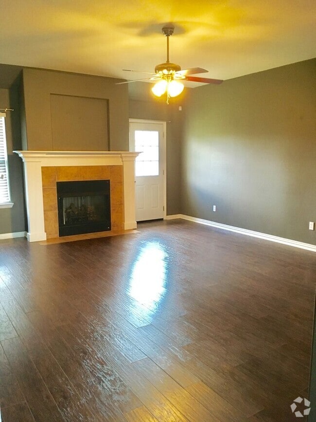 Building Photo - 803 E Southern Trace Dr
