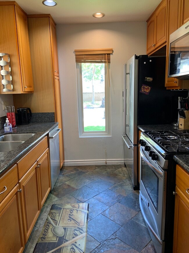 Kitchen - 10628 Dabney Dr