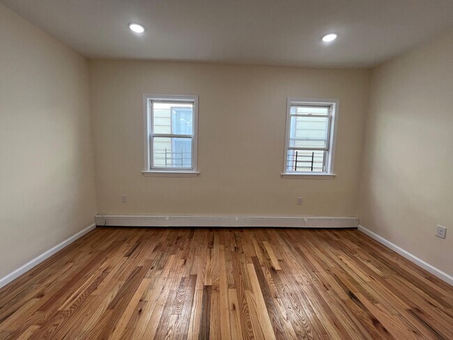 Foto del edificio - 151 Myrtle Ave