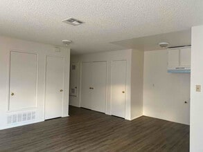 Building Photo - 1050 E Ave Q3