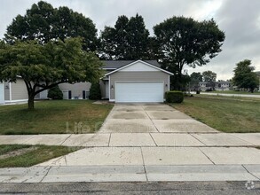 Building Photo - 5982 Clear Pointe Drive Southeast