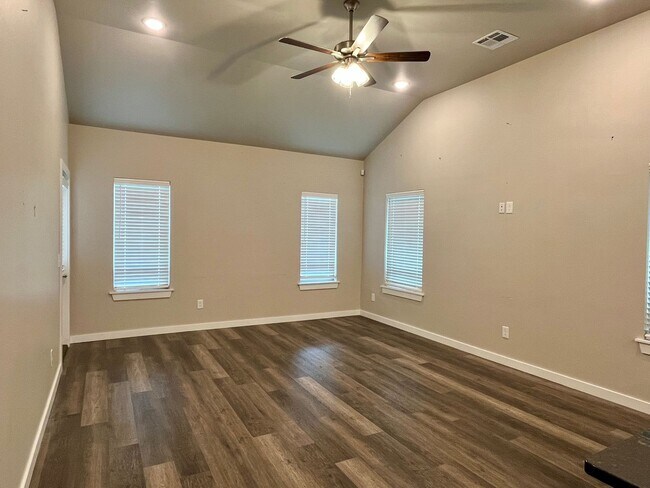 Foto del edificio - Beautiful 2 Bed 2 Bath!