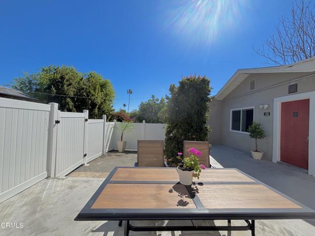 Foto del edificio - 1552 Atchison St