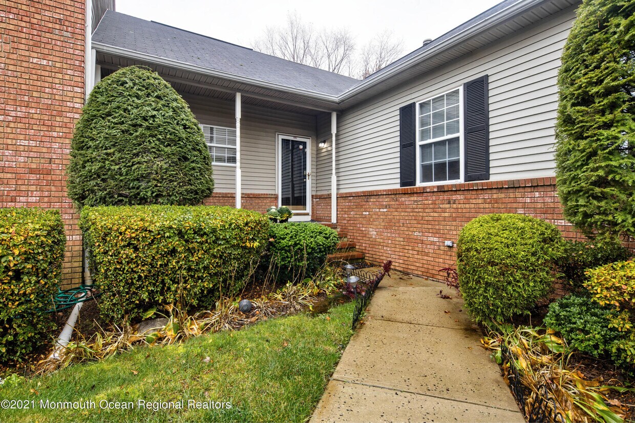 Primary Photo - 86 Richmond Ct S