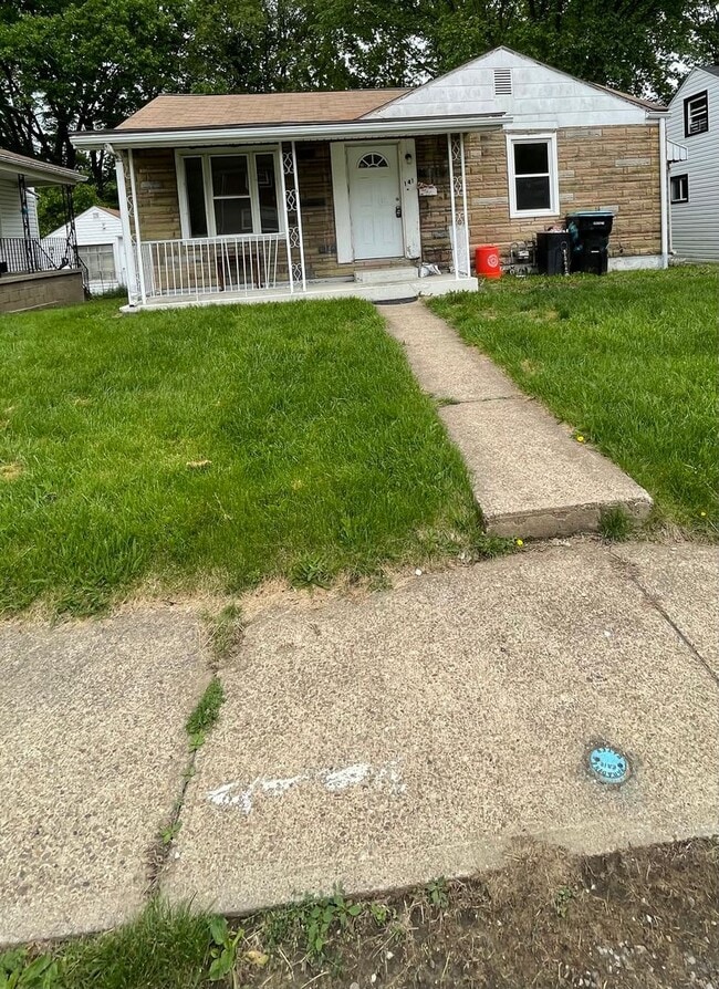 Foto del edificio - 2 bed 1 Bath- Aliquippa PA