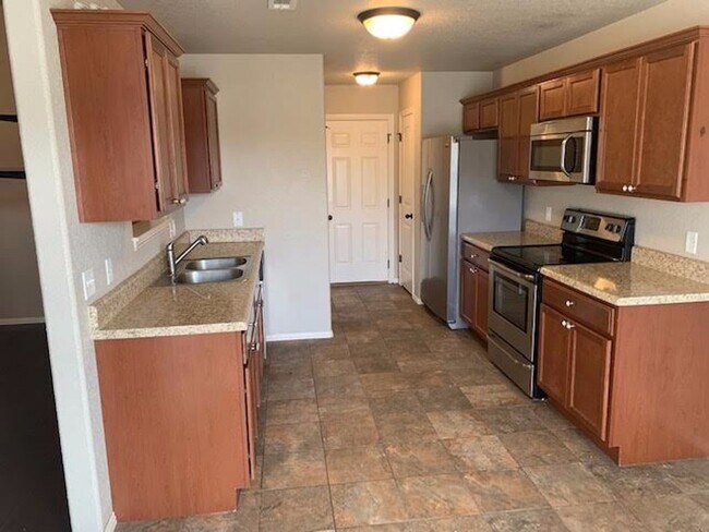 Foto del edificio - ~Your Dream Home Awaits! 3 Bed House Cente...