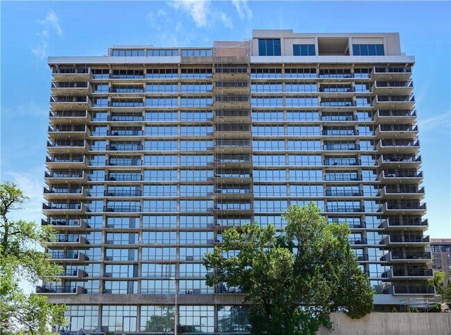 Foto del edificio - 600 Admiral Blvd