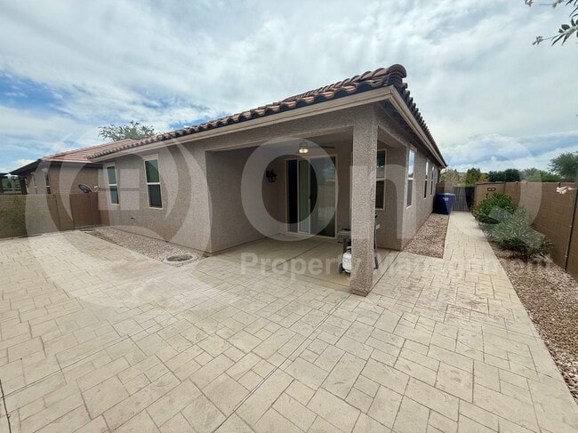 Foto del edificio - 4801 E Chickweed Dr