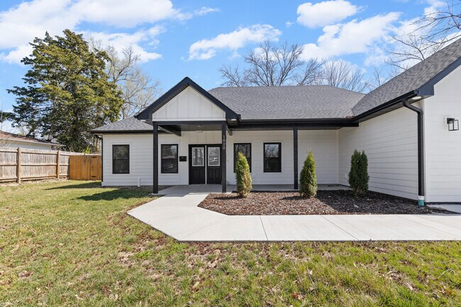 Foto del edificio - 1020 Crestland Ave