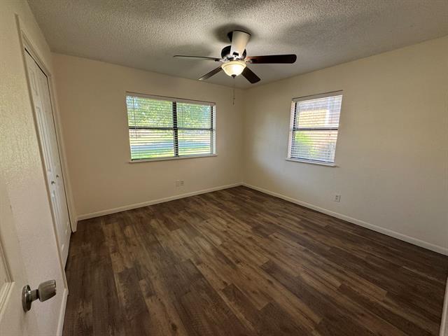 Foto del edificio - 208 Prairie Wind Blvd