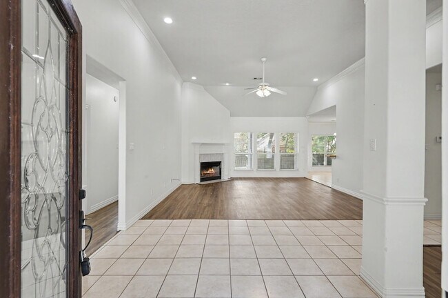 Building Photo - 3334 Hemingway Dr