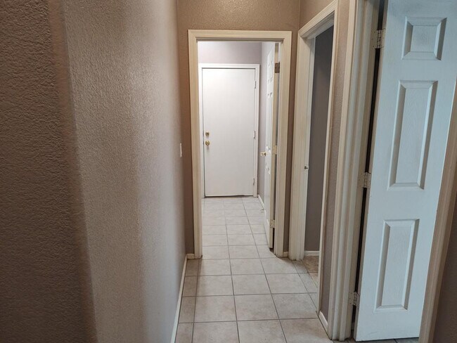 Foto del edificio - 44098 Granite Dr