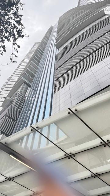 Building Photo - 851 NE 1st Ave
