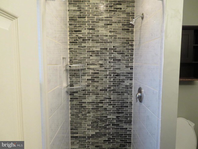 Foto del edificio - 2063 S Glebe Rd