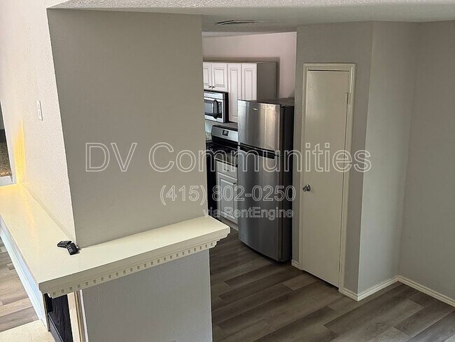 Building Photo - 5907 Cinnamon Creek Cir
