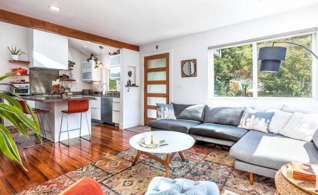 Foto del edificio - 4 bedroom in Seattle WA 98106