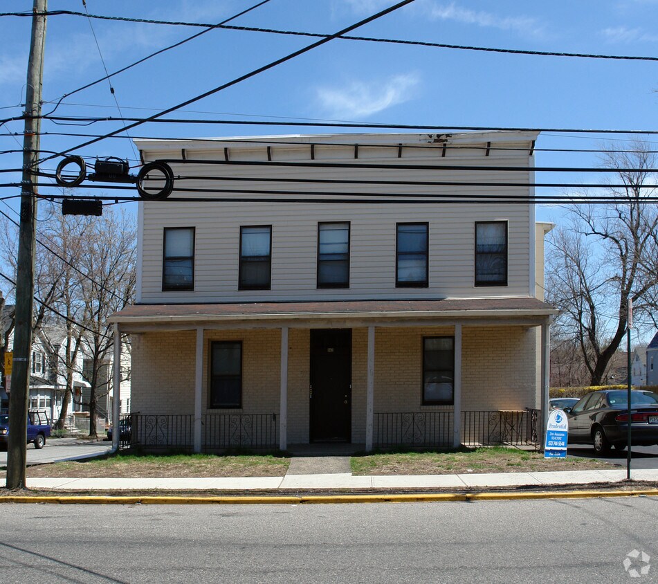 Foto del edificio - 143 Valley Rd