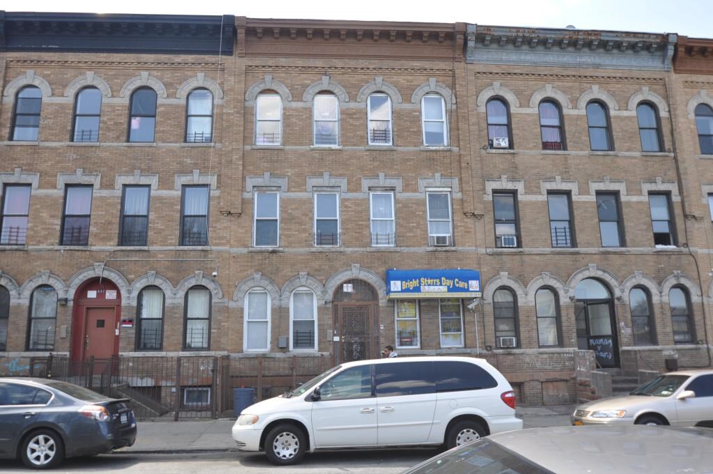 Building Photo - 638 Wilson Ave