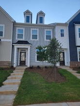 Building Photo - 15760 Country House St