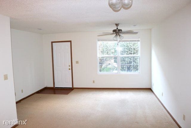 Building Photo - 2 br, 1.5 bath Townhome - Goshen View Town...