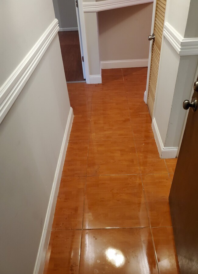 Foto del edificio - 2548 Waterbury Dr