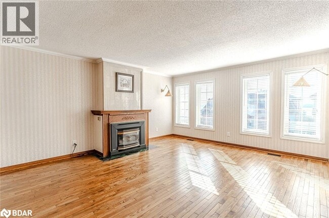 Photo du bâtiment - 36 Kempenfelt Dr