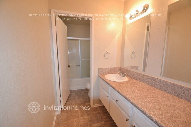 Foto del edificio - 5794 N E St
