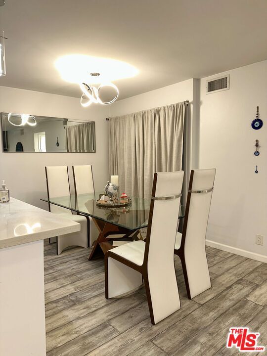 Foto del edificio - 4702 Fulton Ave