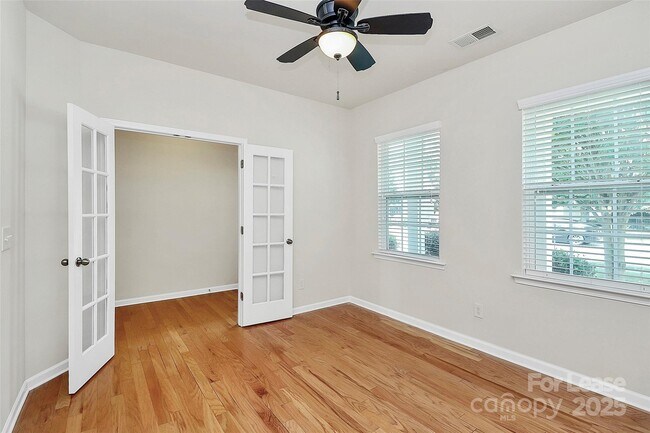 Foto del edificio - 14321 Green Birch Dr
