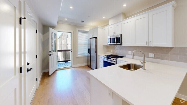 Building Photo - 164 Allston St