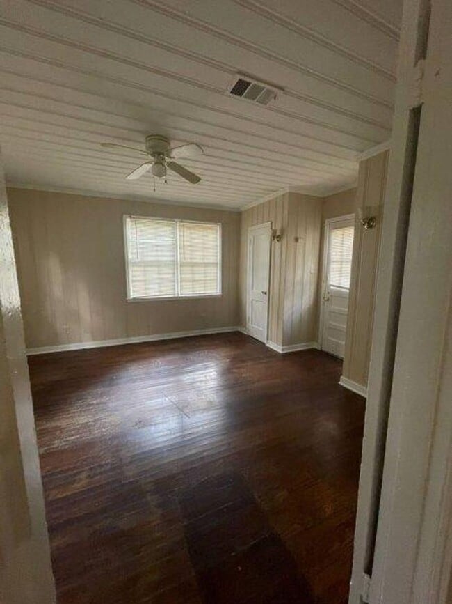 Building Photo - BELOW MARKET RENT!