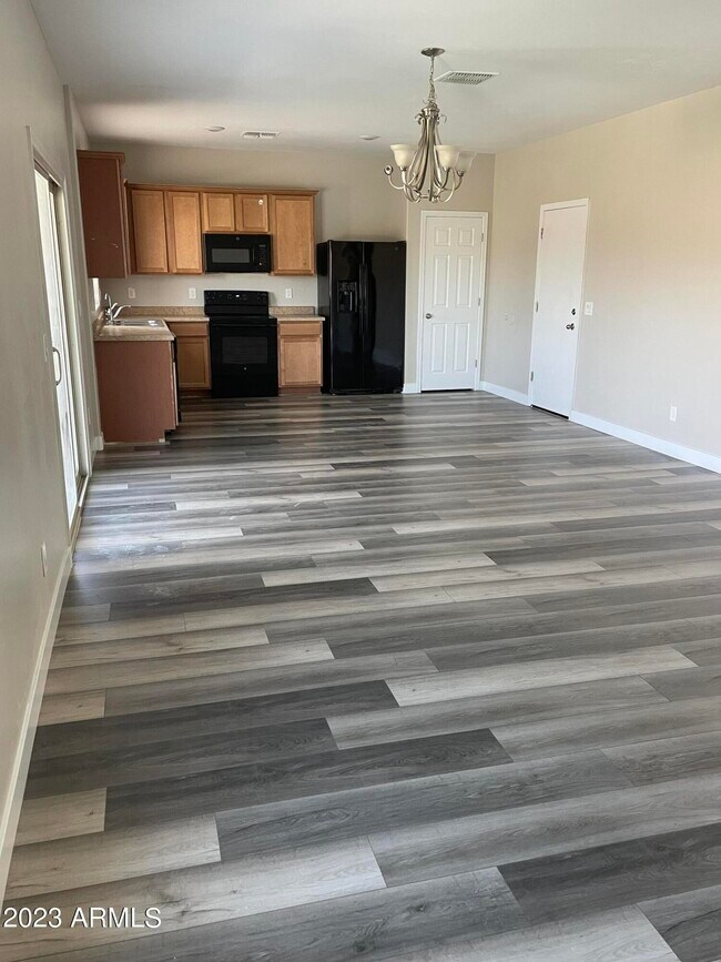 Foto del edificio - 8714 S 40th Ln