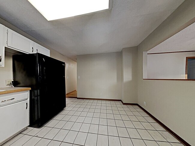 Foto del edificio - 14220 Crosstown Blvd NW