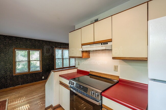 Building Photo - 425 Ansley St